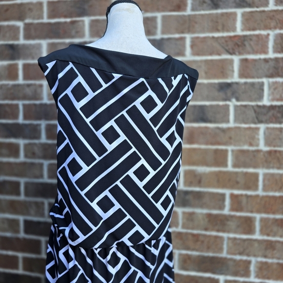 White House Black Market WHBM Black Red Graphic Midi Dress - Picture 7 of 12